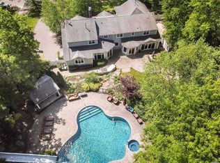 89 Wilmington Dr, Melville, NY 11747