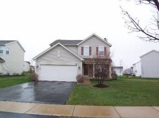 64 Woodland Park Cir, Gilberts, IL 60136