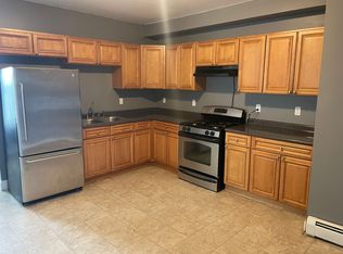 515 E School St APT 5, Woonsocket, RI 02895