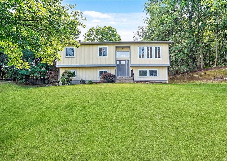 1st image of 8 Parma Dr