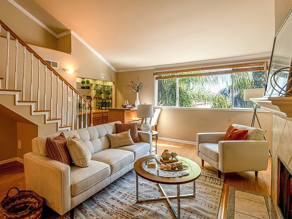 4th image of 5325 Newcastle Ave Unit 304