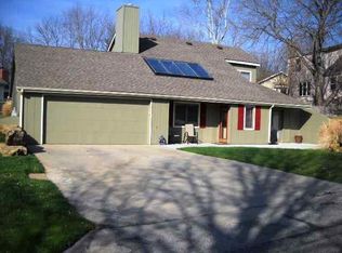 3004 W 28th St, Lawrence, KS 66047