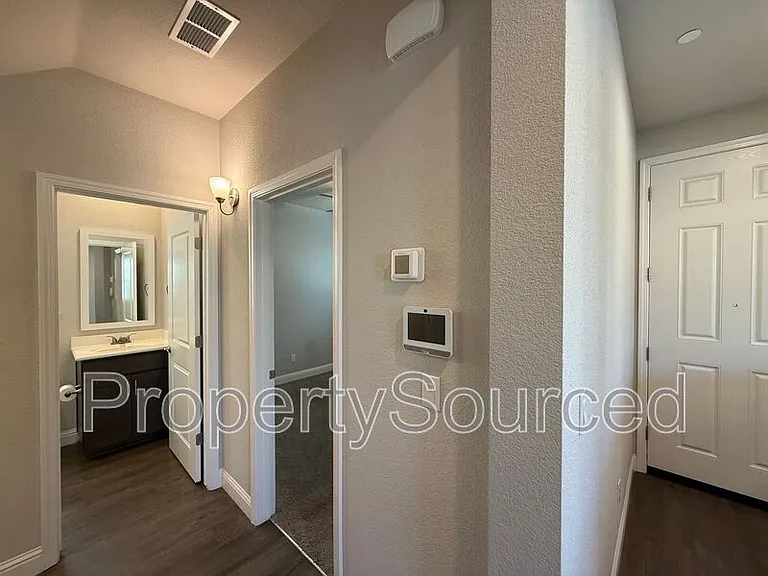 948 Posey St — Photo 15