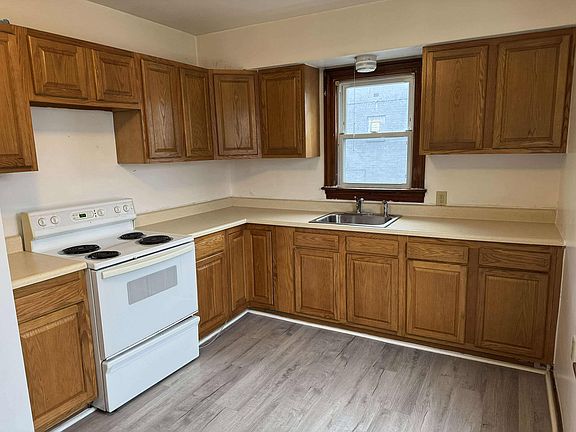 4th image of 48 S Broadway #3