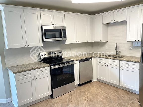 4th image of 2151 Vintage Oaks Dr
