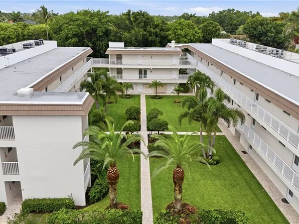 3150 Binnacle DR #106, NAPLES, FL 34103