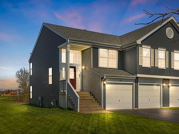 3rd image of 400 Gloria Ln