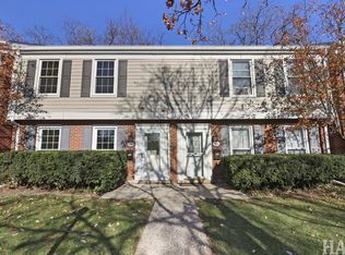1508 Pebblecreek Dr, Glenview, IL