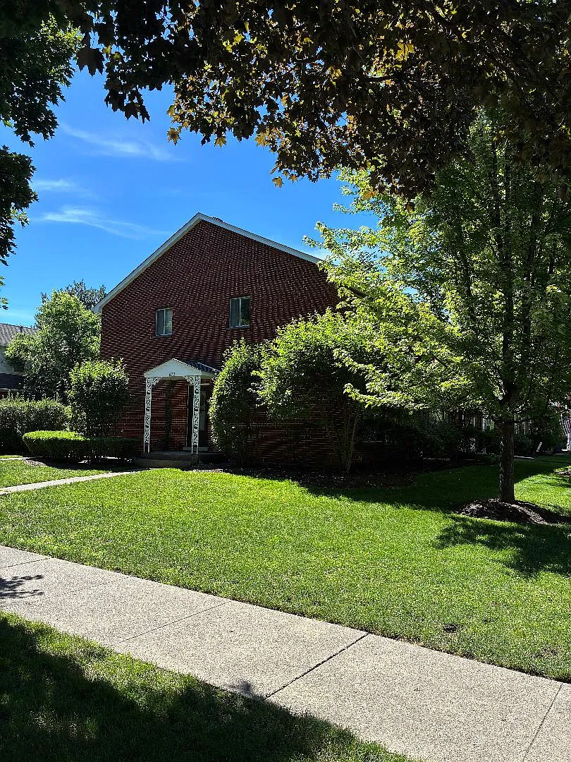 3 bed, 1.5 bath, 1700 sqft, $3,500 — Photo 1
