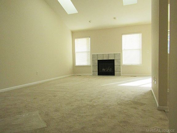 2nd image of 519 Woodhaven Dr #1