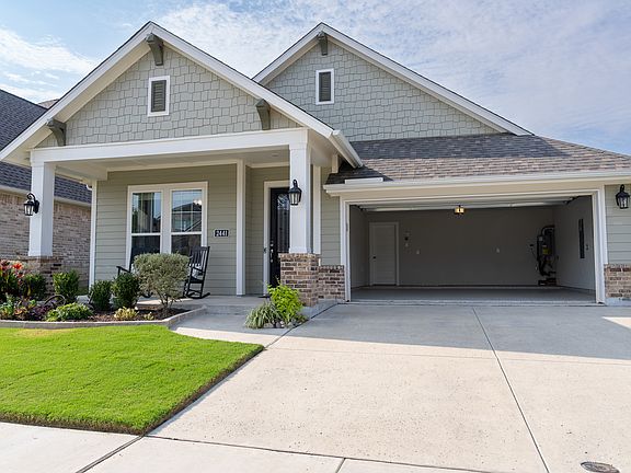 4th image of 2441 Lazy Dog Ln