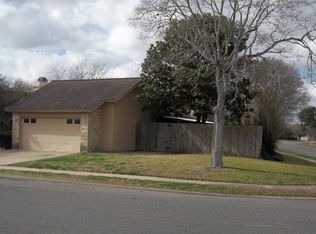 525 Rattan Dr, Victoria, TX 77901