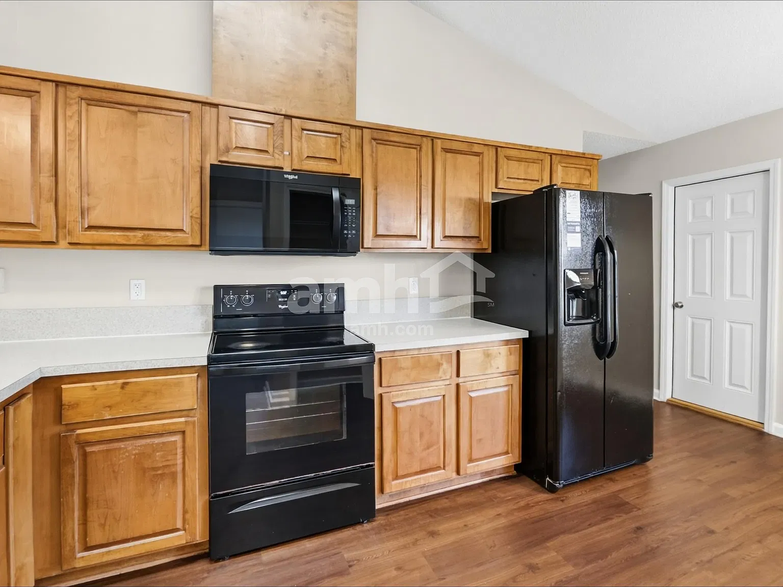 3 bed, 2.0 bath, 1436 sqft, $1,885 — Photo 3