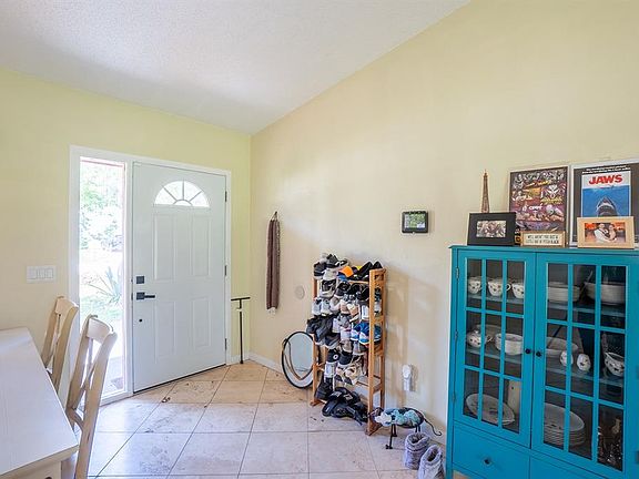 5th image of 25 Ethan Allen Dr