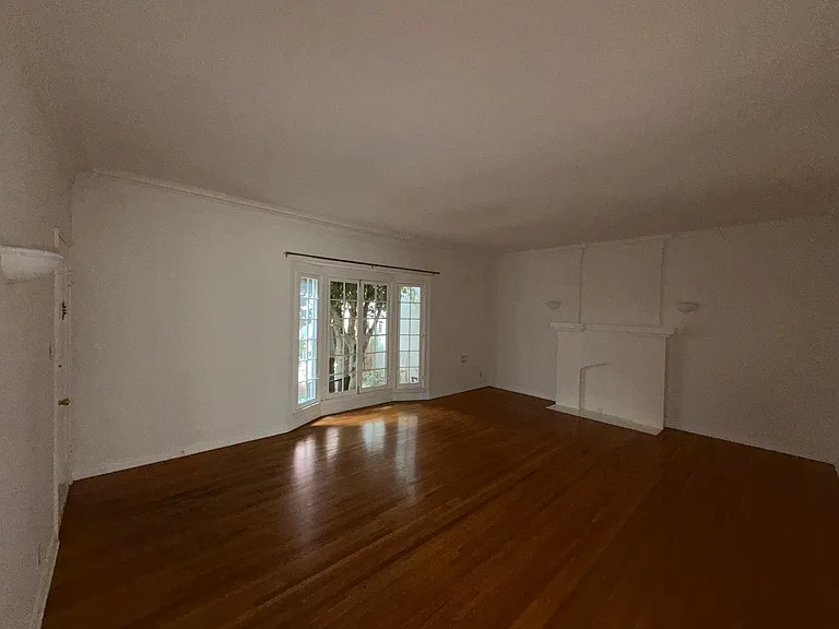 352 S Cloverdale Ave #352 — Photo 3