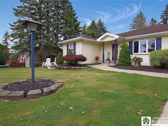 3rd image of 25 Delevan Ave