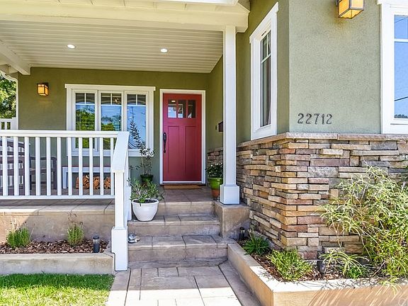 4th image of 22712 Kathryn Ave