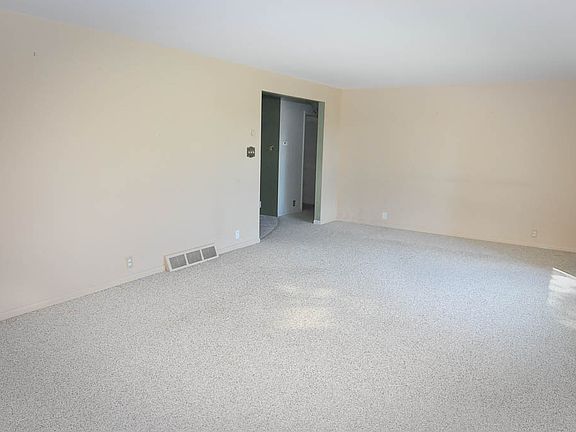 3rd image of 200 S Lake Dr