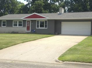 206 Meadow Ln, Norfolk, NE 68701