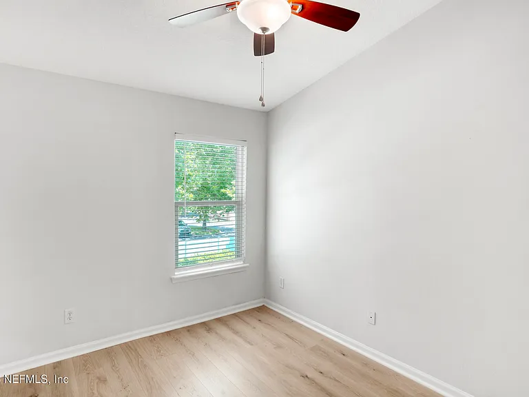 13305 Solar Dr — Photo 7