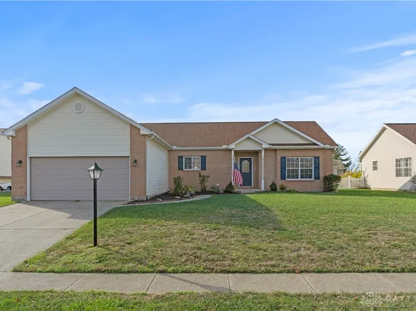 695 Birchton Pl, Fairborn, OH 45324