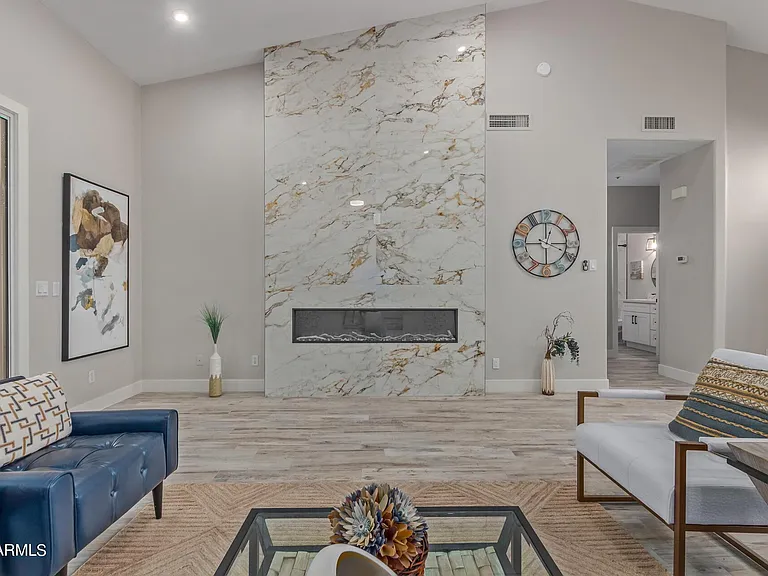 8941 E Maple Dr — Photo 8