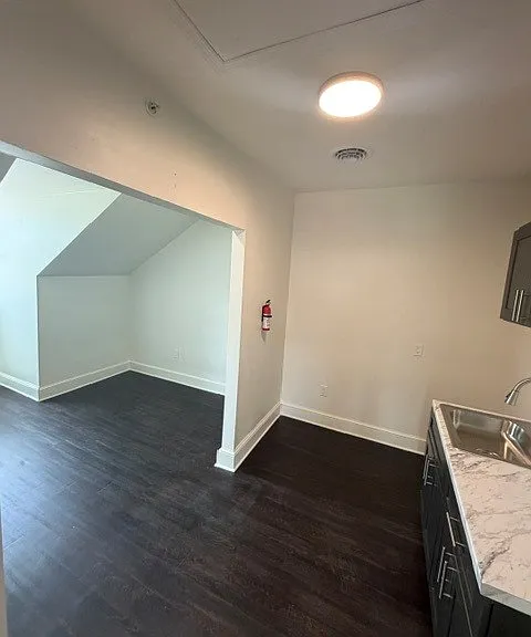 200-202 S Duke St #5 — Photo 2