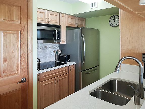 5th image of 500 Burton Dr #3202