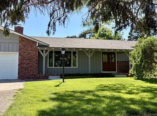 325 140th St, Hillsboro, KS 67063