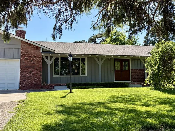 325 140th St, Hillsboro, KS 67063