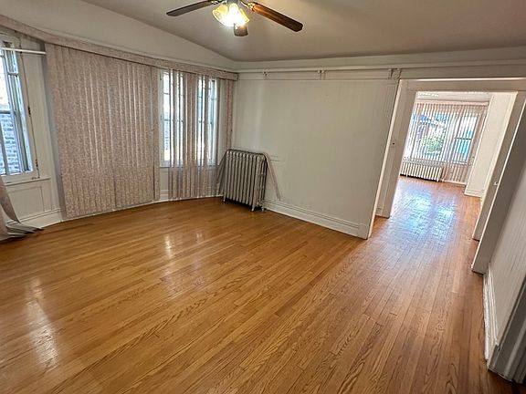 3rd image of 7541 S Merrill Ave