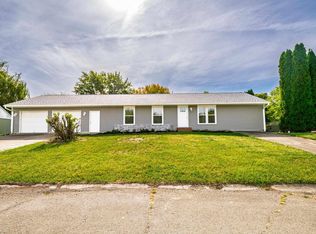 221 W Paulette Ave, Gaston, IN
