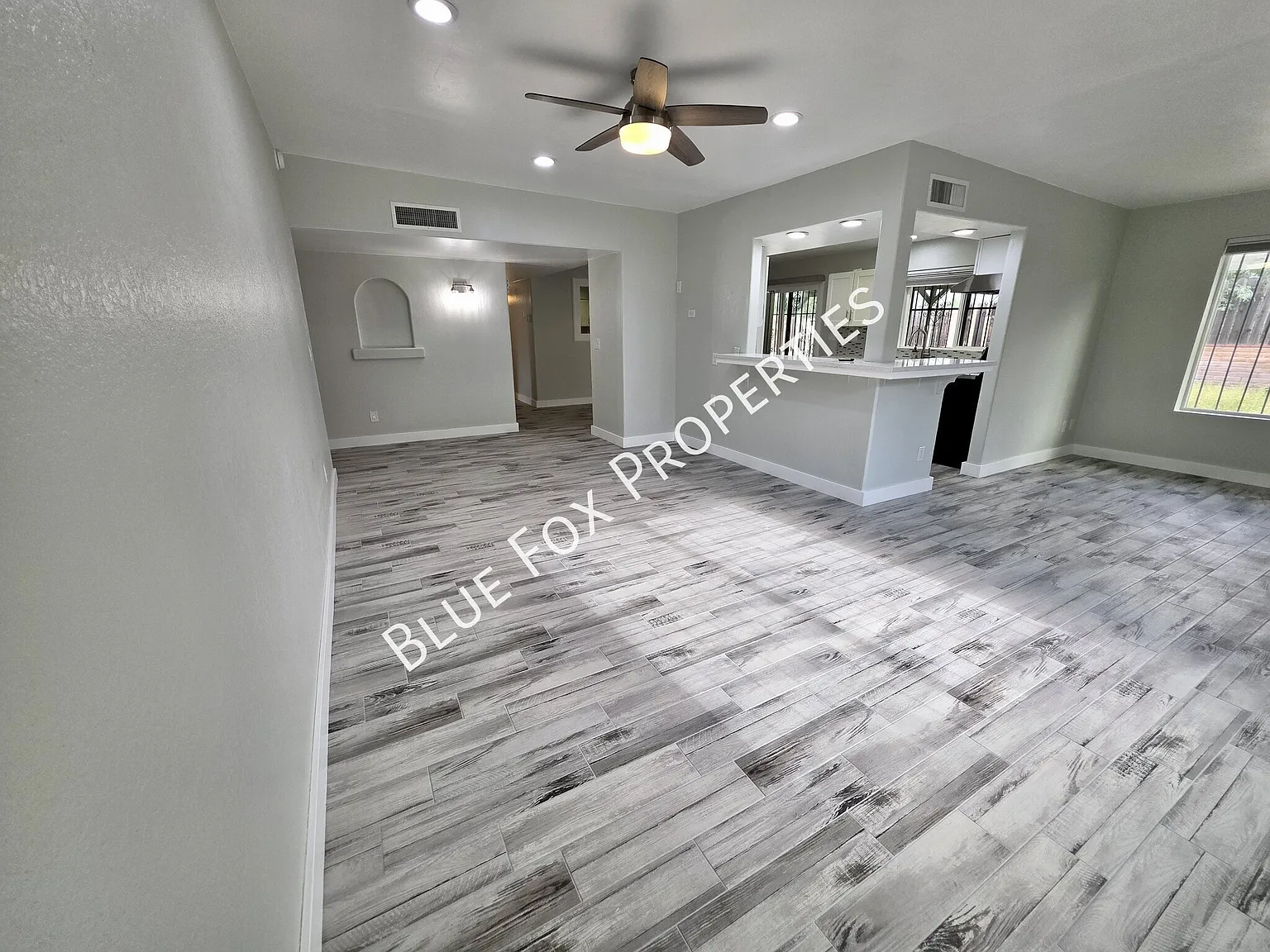 8340 E Fond Du Lac Drive — Photo 3