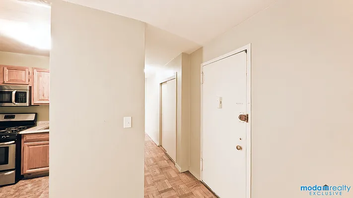 Sold by Moda Realty | media 16