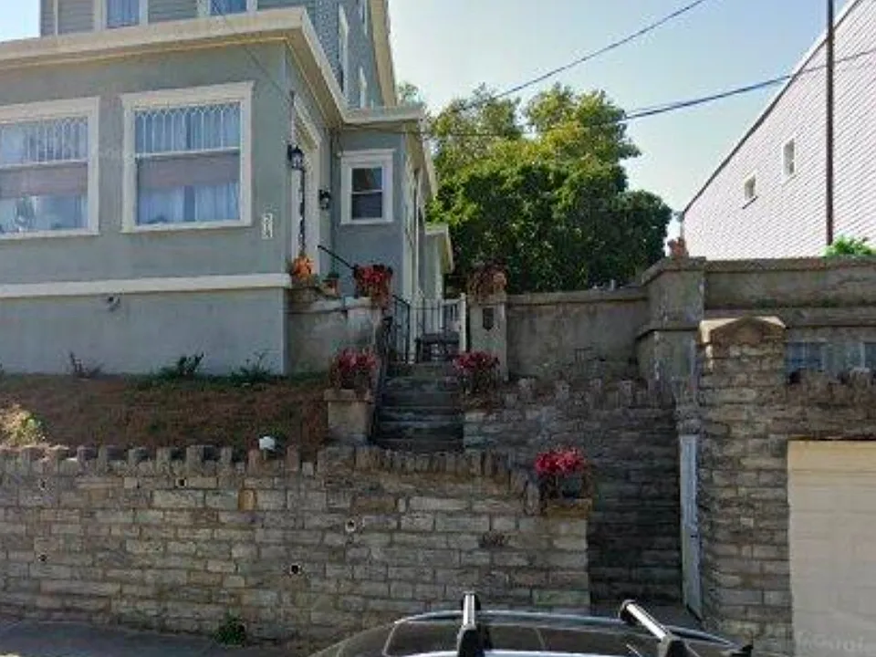 218 Washington Ave