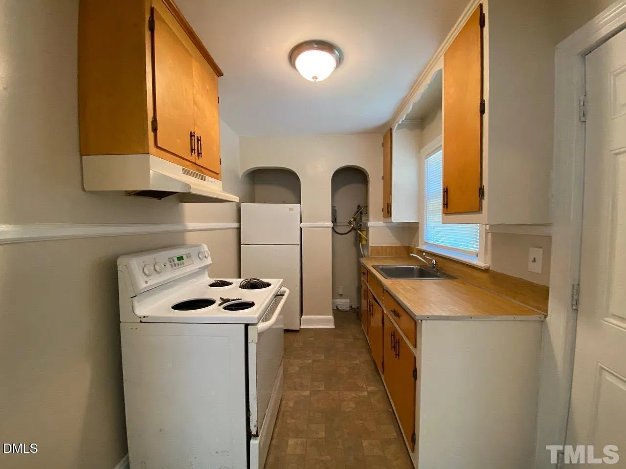 1 bed, 1.0 bath, 560 sqft, $875 — Photo 2