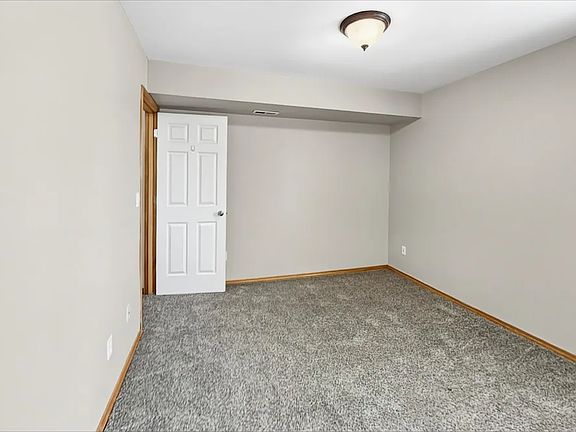 4th image of 17167 Upland Dr