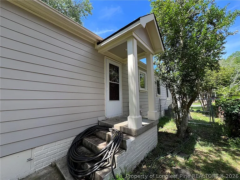 211 Ellington St — Photo 13
