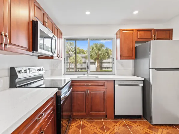 9091 Lime Bay Boulevard #210, Tamarac, FL 33321