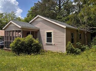 1061 Cypress Dr, Macon, GA