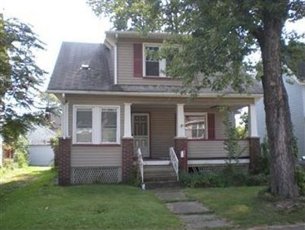 2nd image of 821 Homewood Ave SE