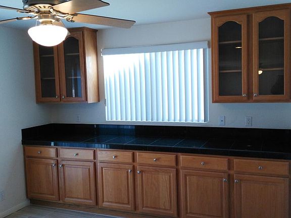 kitchen eating area