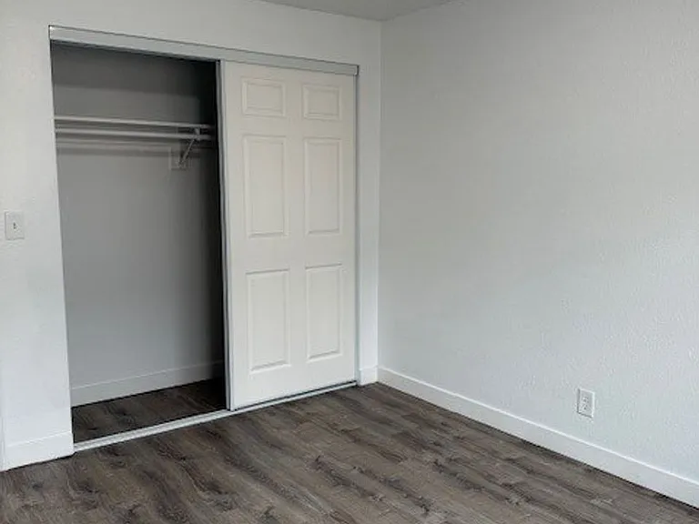 230a-Silverleaf Apartments — Photo 13