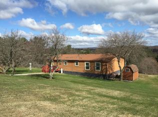 47 Apple Tree Ln, Milanville, PA 18443