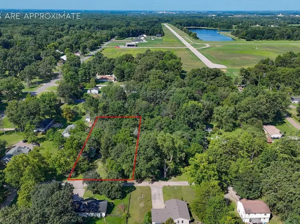 6767 Julia Dr, Lambertville, MI 48144