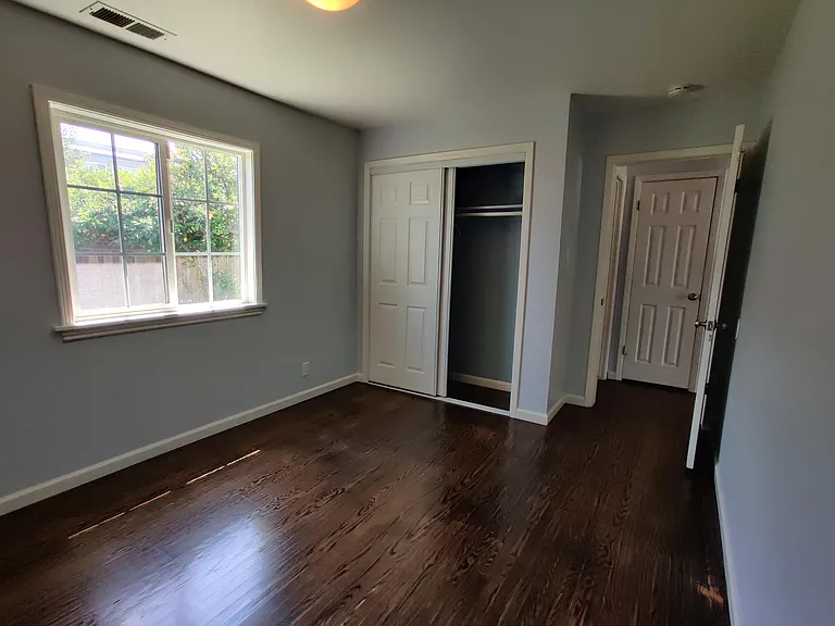 806 Carmel Ct — Photo 14