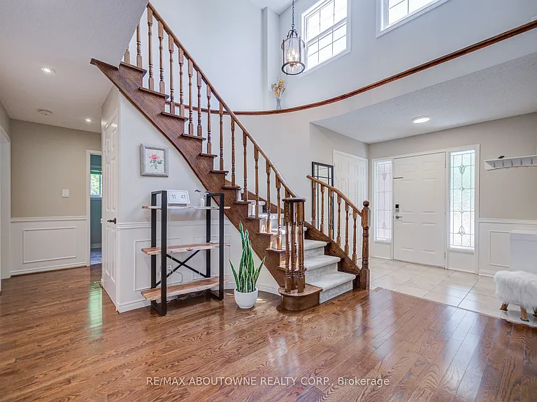 1273 Blackthorn Pl — Photo 5
