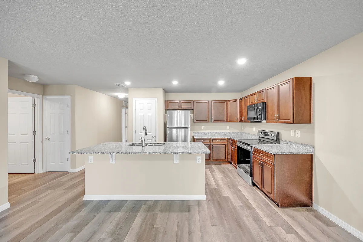 Building Photo - 13 Union Ct #B