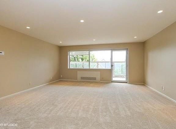 2nd image of 121 W 48th St APT 405