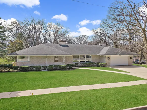 535 Oakhill Rd, Elgin, IL 60120